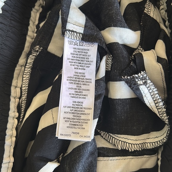 French connection shorts - Picture 4 of 4